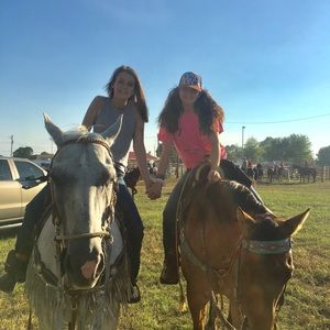 Meet your Posher, Abby